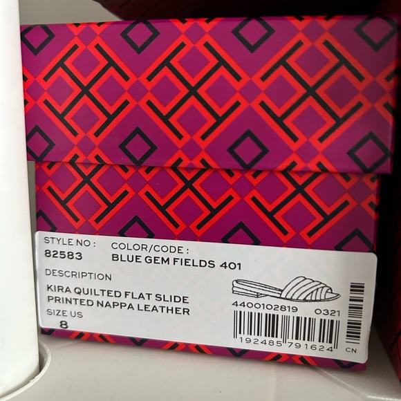 Offers Welcome!! NWT Kira Quilted Flat Slide - Blue Gem Fields - Picture 3 of 4